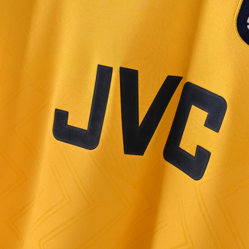 Arsenal 1996-97 Away Shirt - Image 5