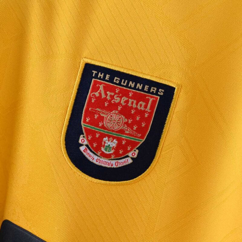 Arsenal 1996-97 Away Shirt - Image 6