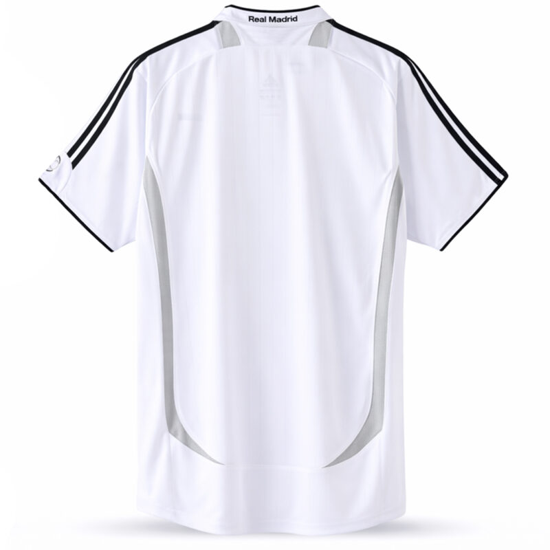 ⁦Real Madrid 2006-07 Home Shirt⁩ - الصورة ⁦2⁩